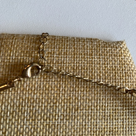 Super long tassel choker. Real Housewives vibe. Gold tone. Good condition. - Picture 8 of 9